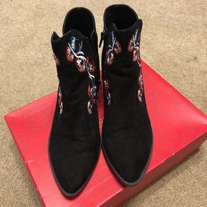 super cute floral design booties